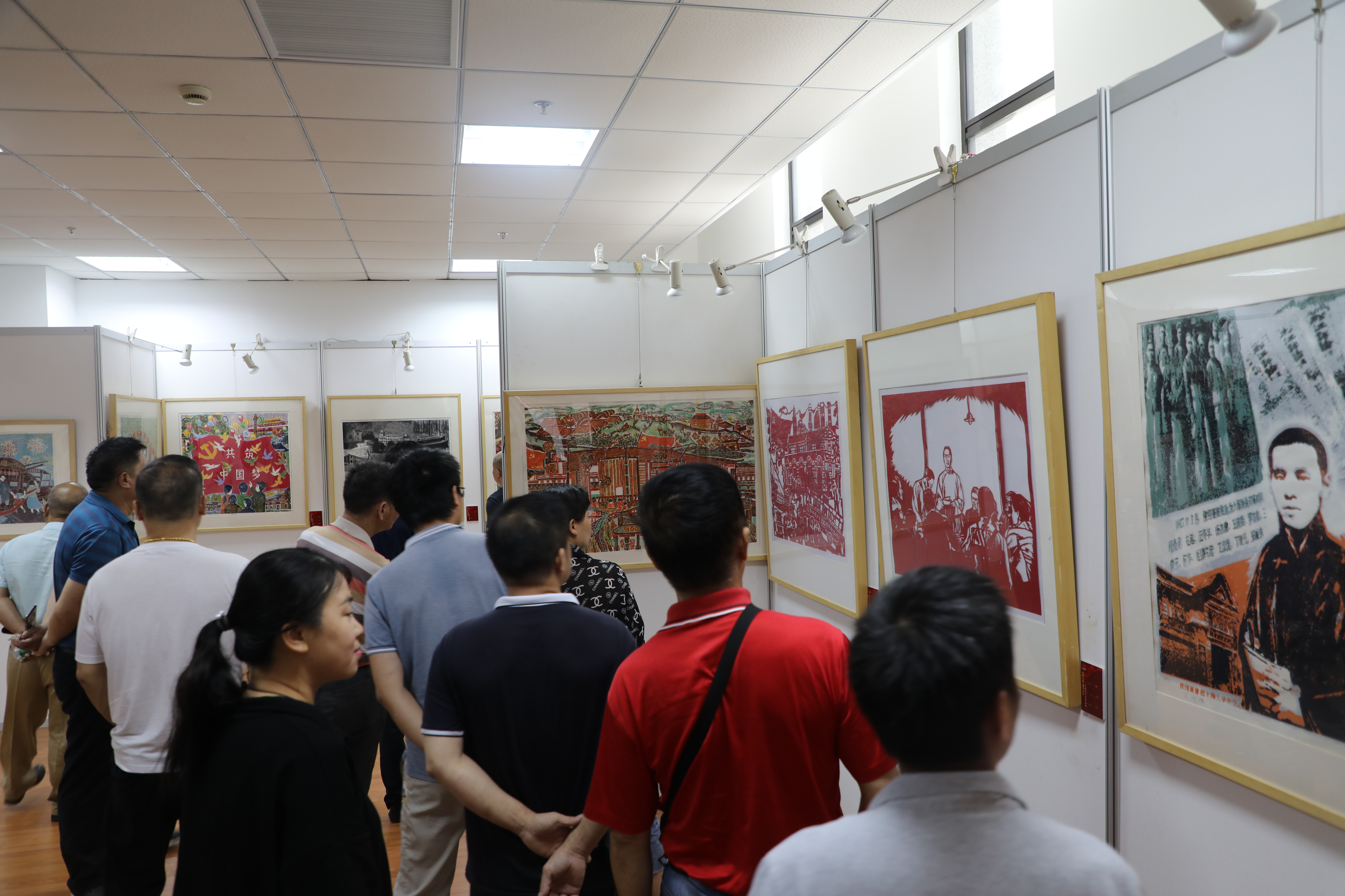 丝网版画及红色故事剪纸展